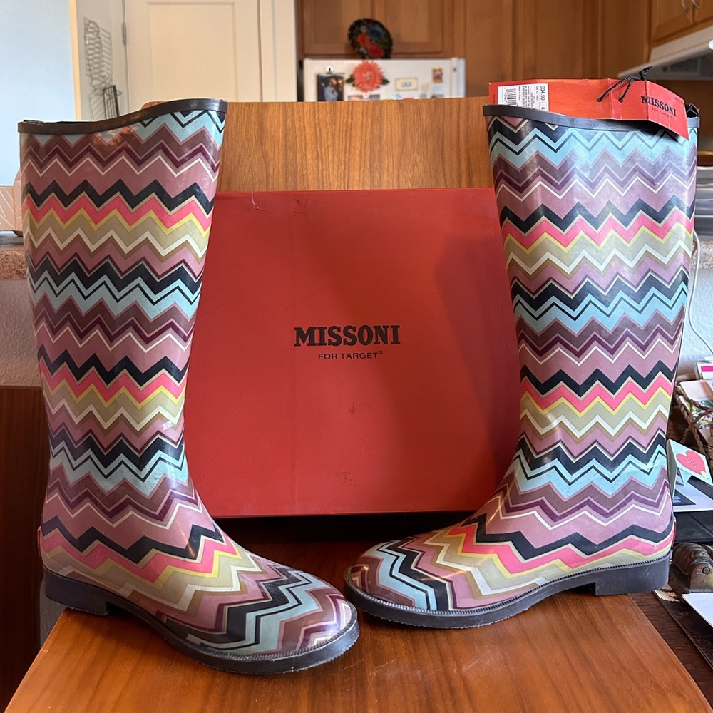 New with tags, Missoni rainboots from early 2000’s.